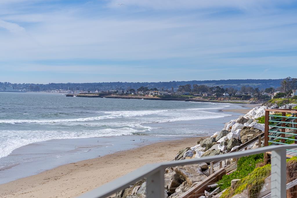 22826 East E. Cliff Drive