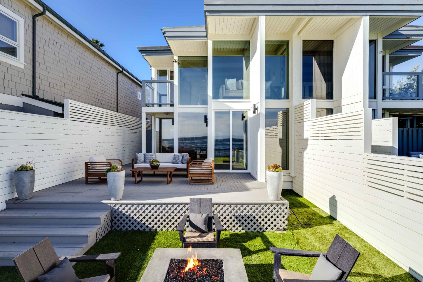 9 Rockview Drive