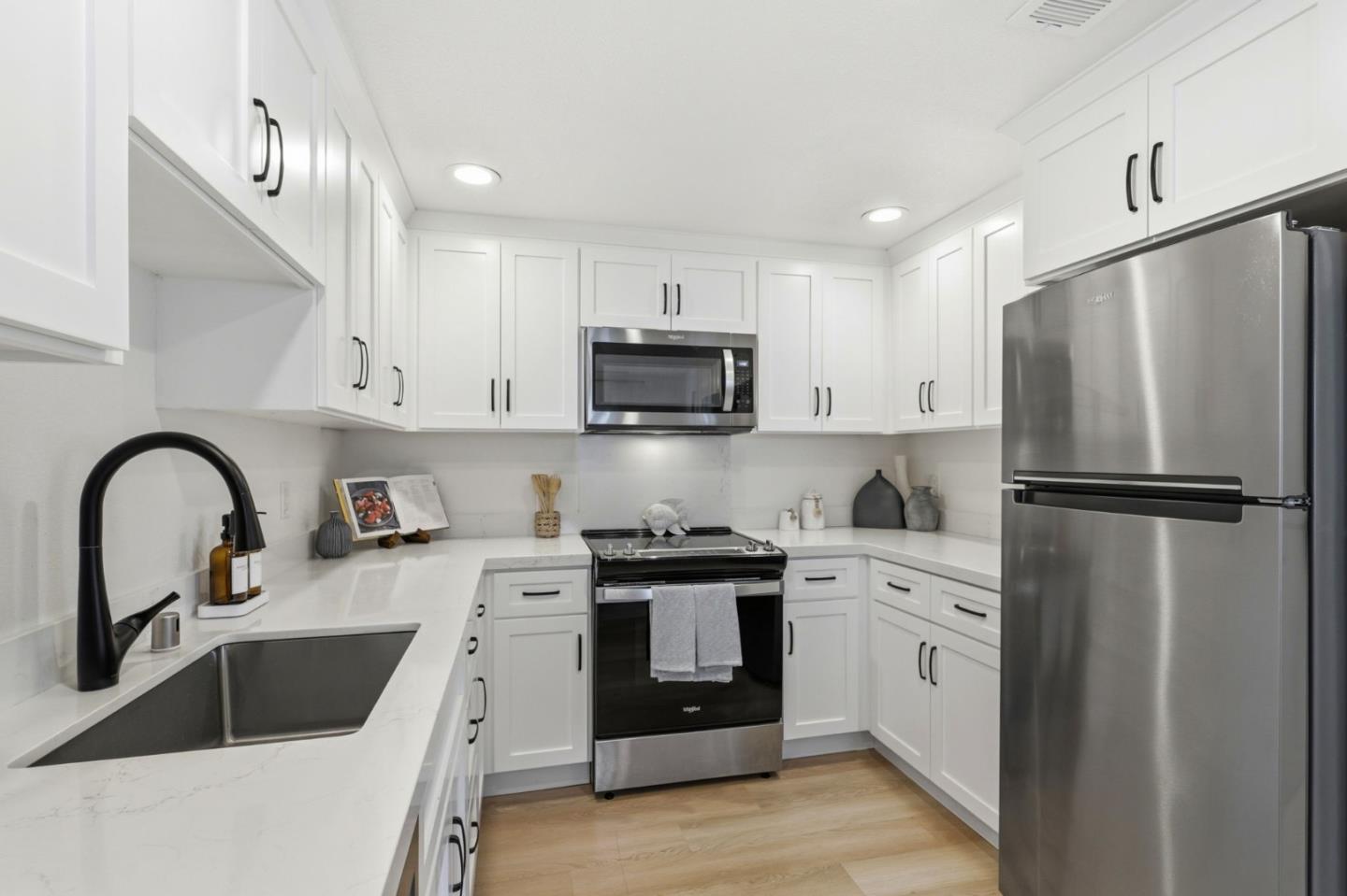4225 Topsail Court