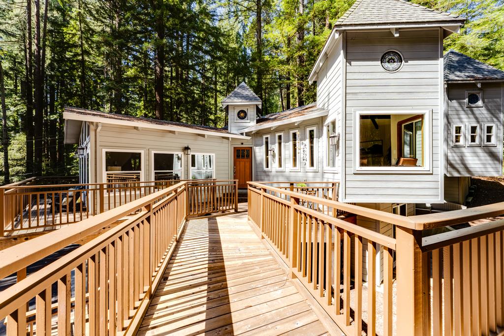 23535 Treeview Trail