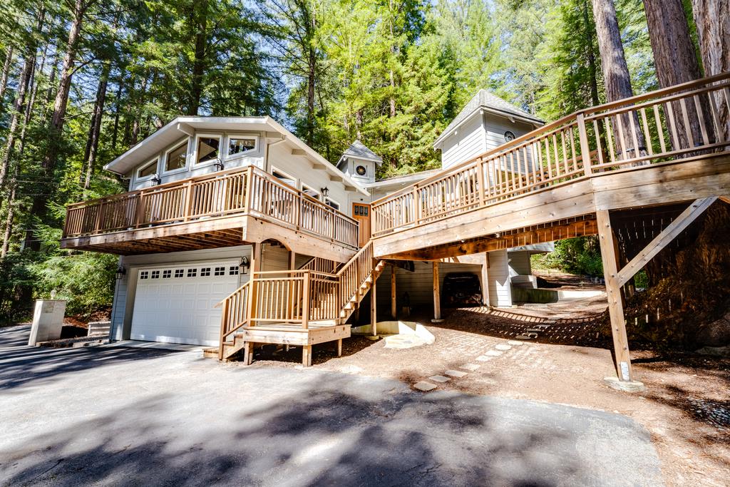 23535 Treeview Trail