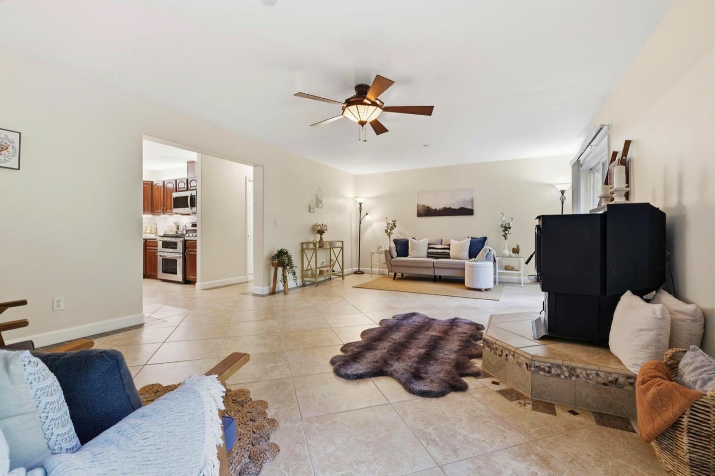 239 West Hilton