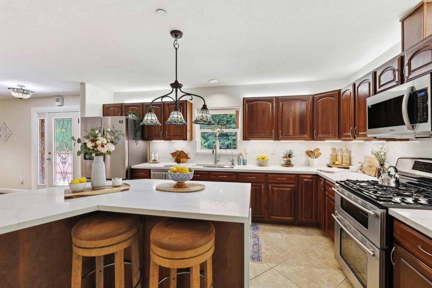 239 West Hilton