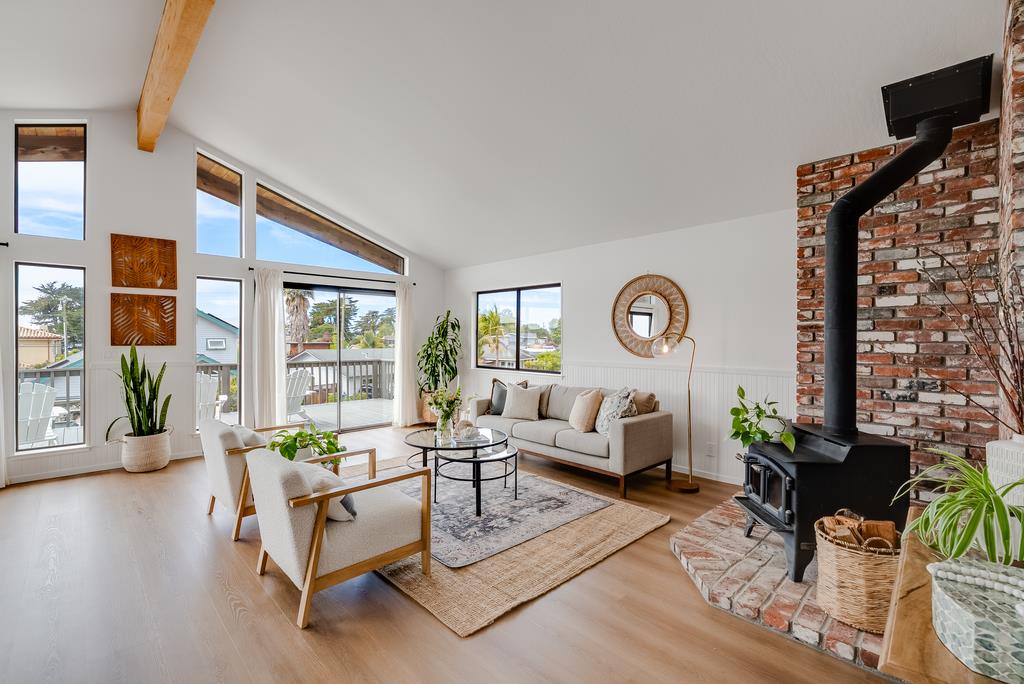 524 Middlefield Drive