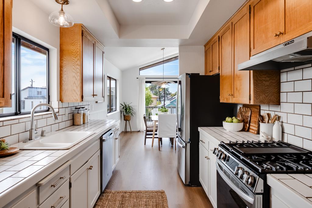 524 Middlefield Drive