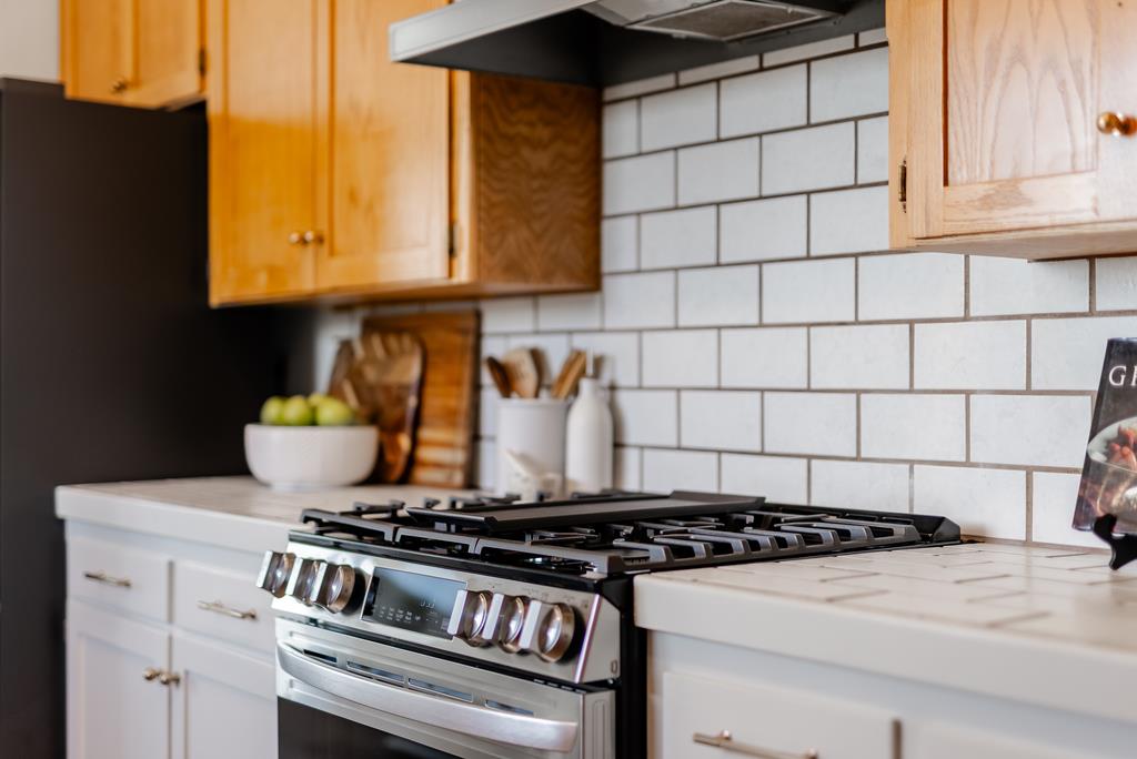 524 Middlefield Drive