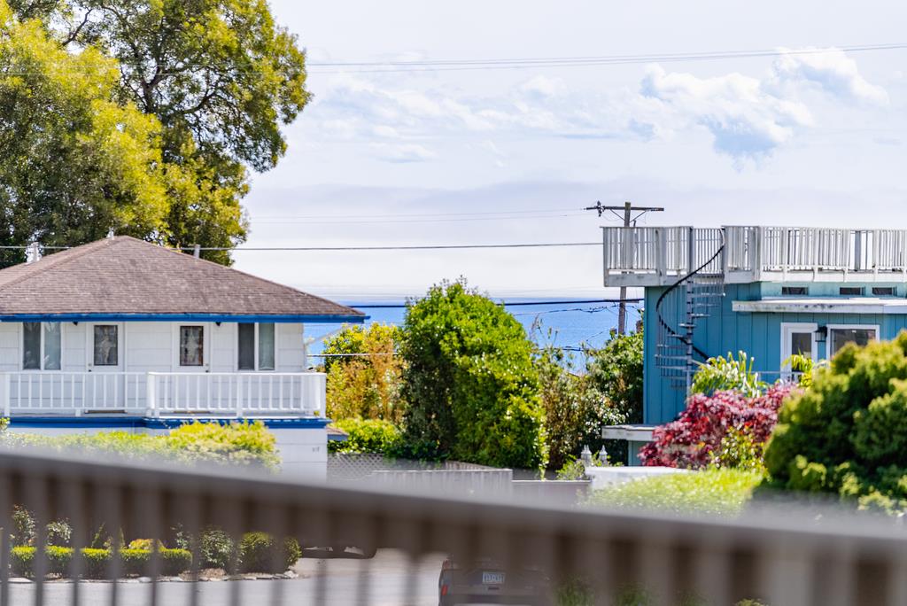 524 Middlefield Drive