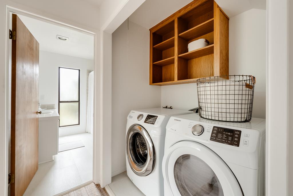 524 Middlefield Drive