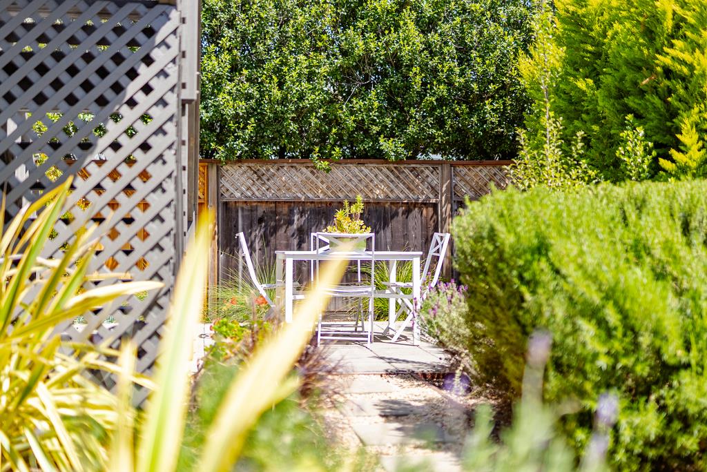 524 Middlefield Drive