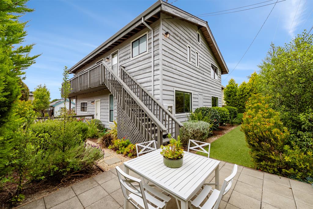 524 Middlefield Drive