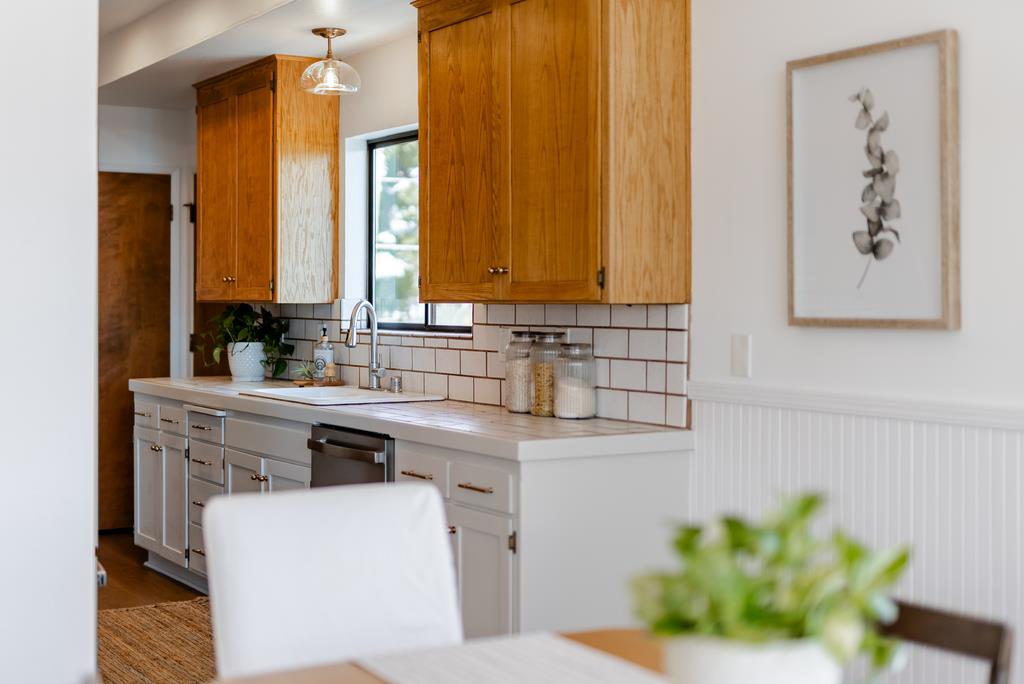 524 Middlefield Drive