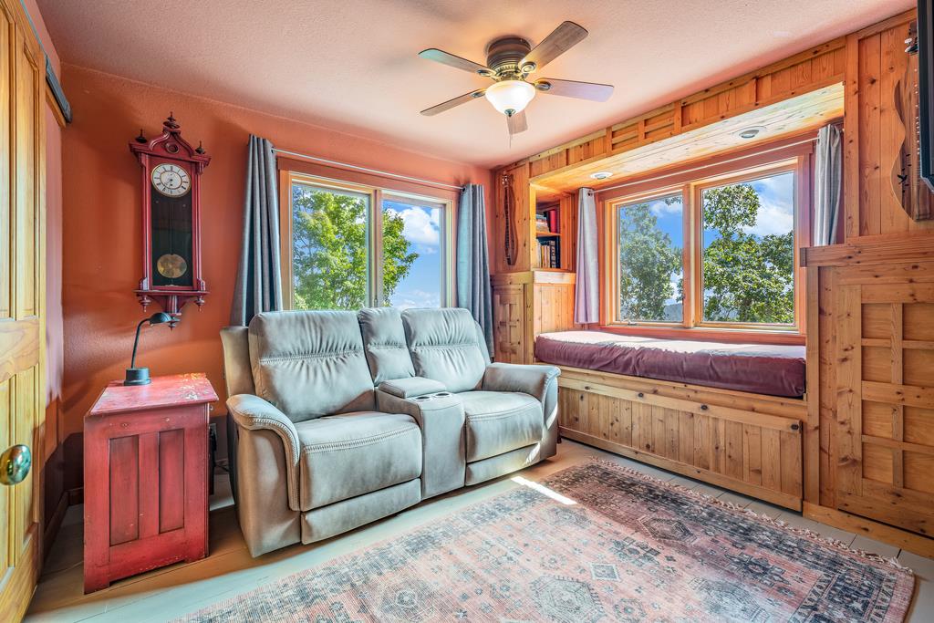 215 Vaca Del Sol