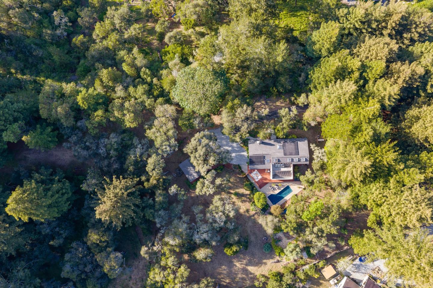 899 Calabasas Road