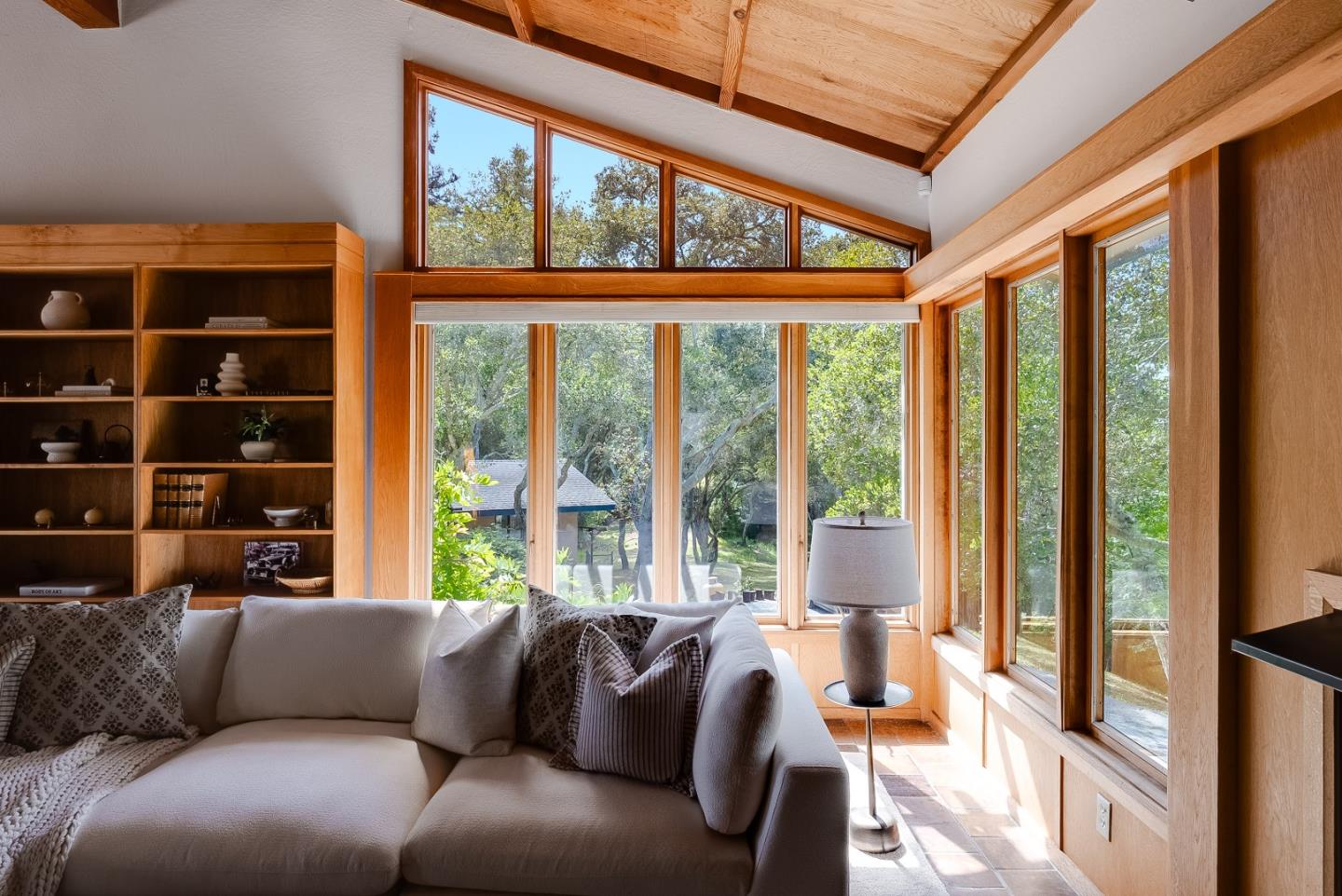 899 Calabasas Road