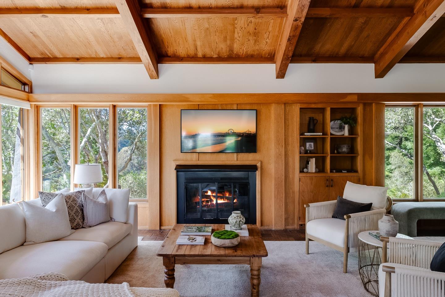 899 Calabasas Road