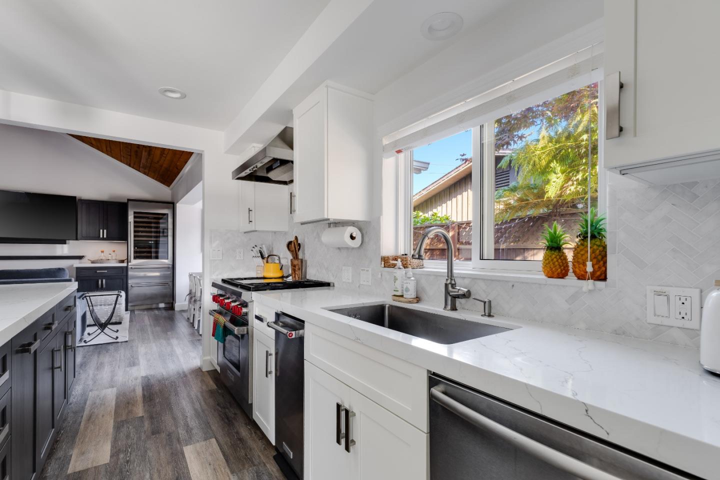 129 Santa Cruz Avenue