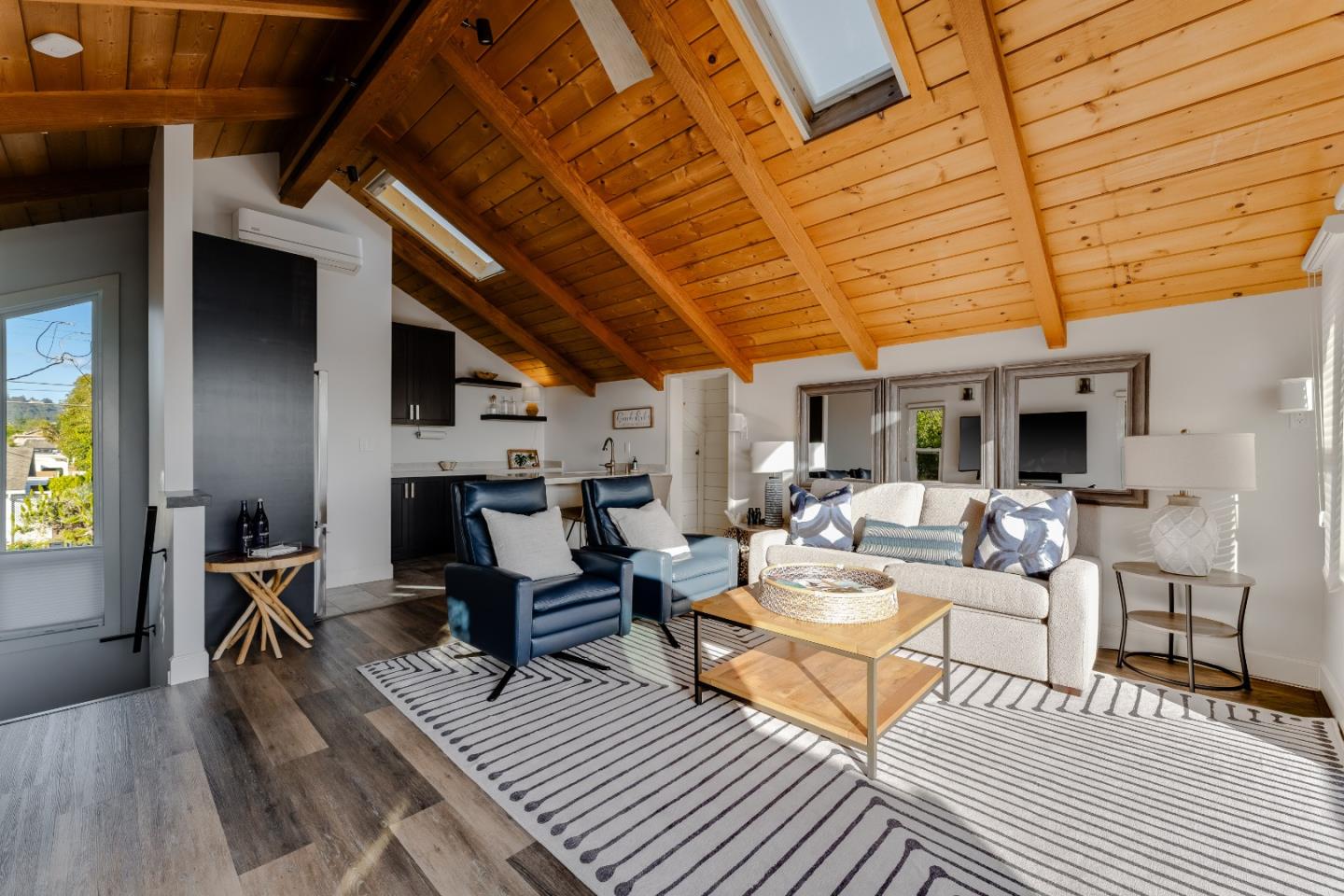 129 Santa Cruz Avenue