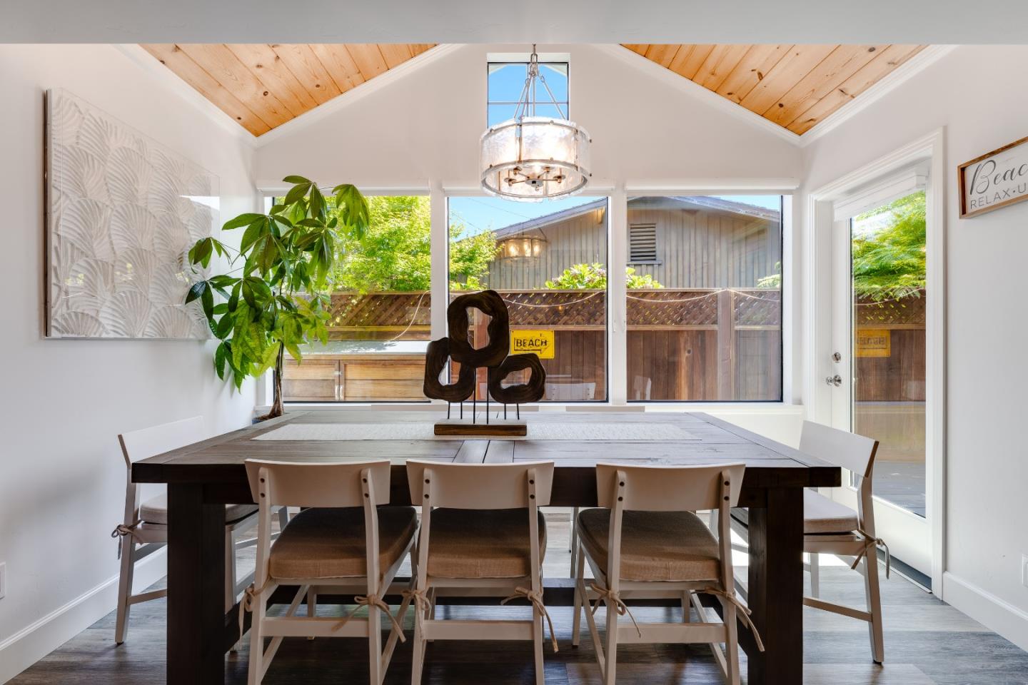 129 Santa Cruz Avenue