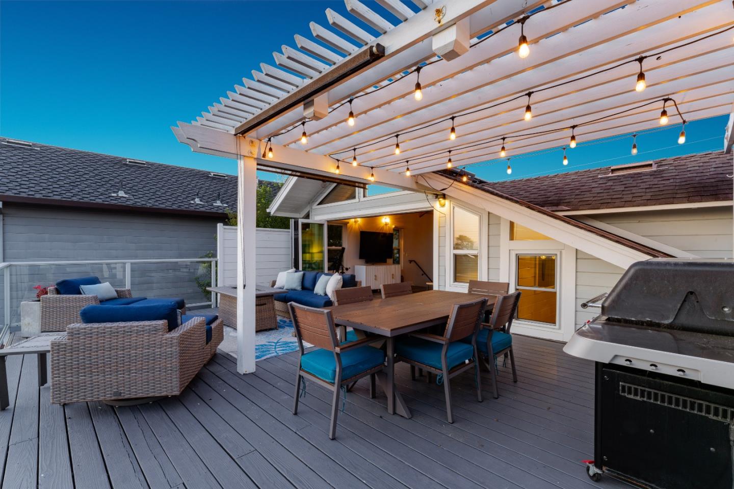 129 Santa Cruz Avenue