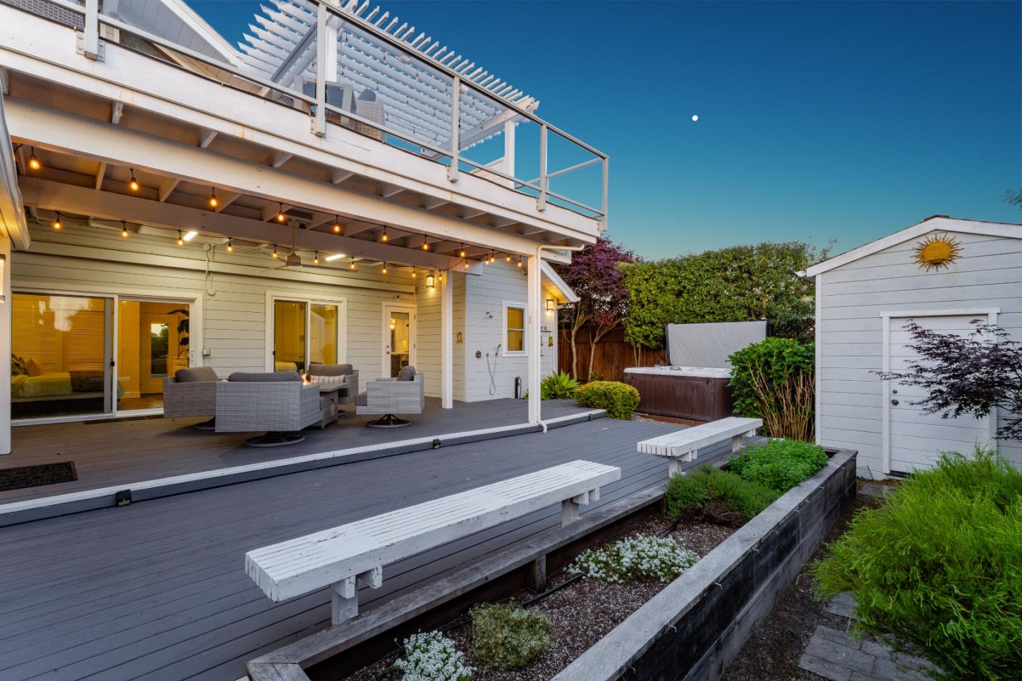 129 Santa Cruz Avenue