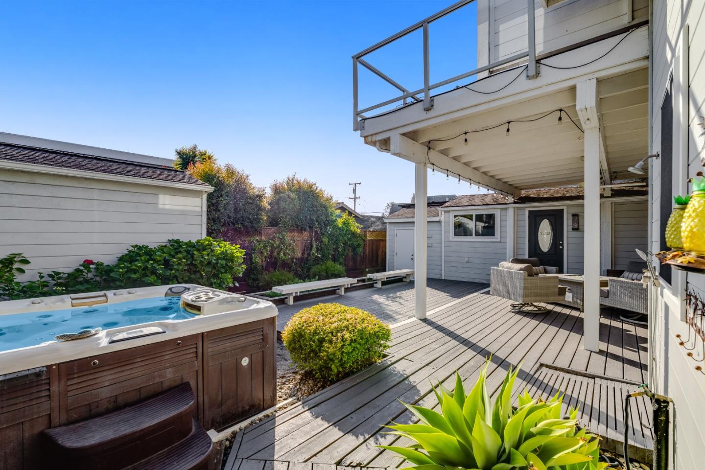 129 Santa Cruz Avenue