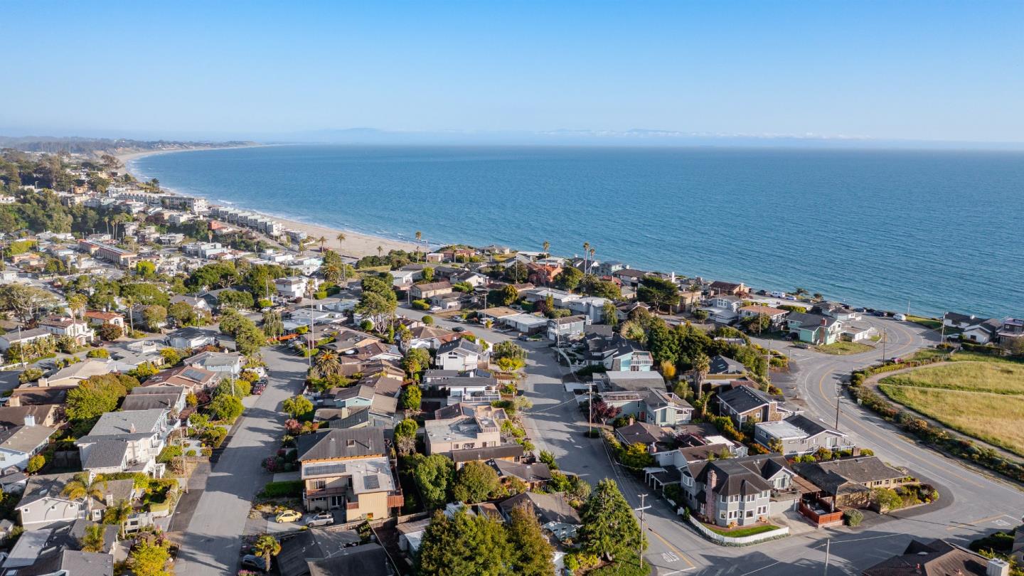 129 Santa Cruz Avenue