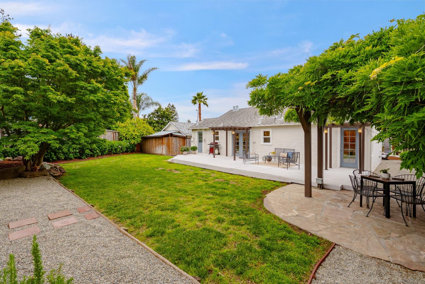 2808 Center Street