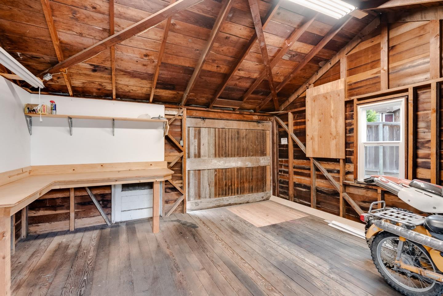2808 Center Street