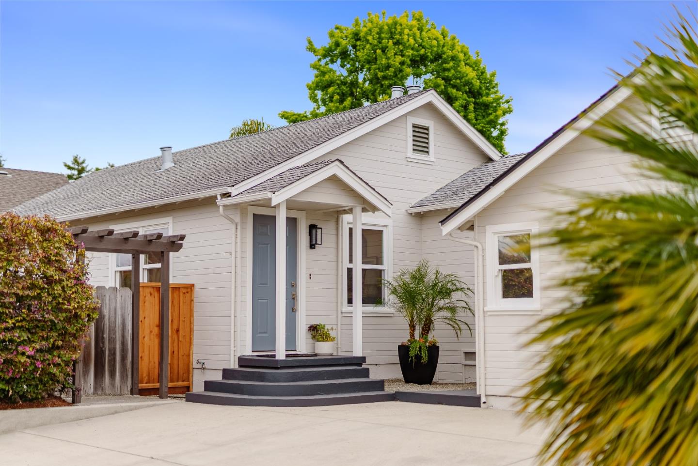 2808 Center Street