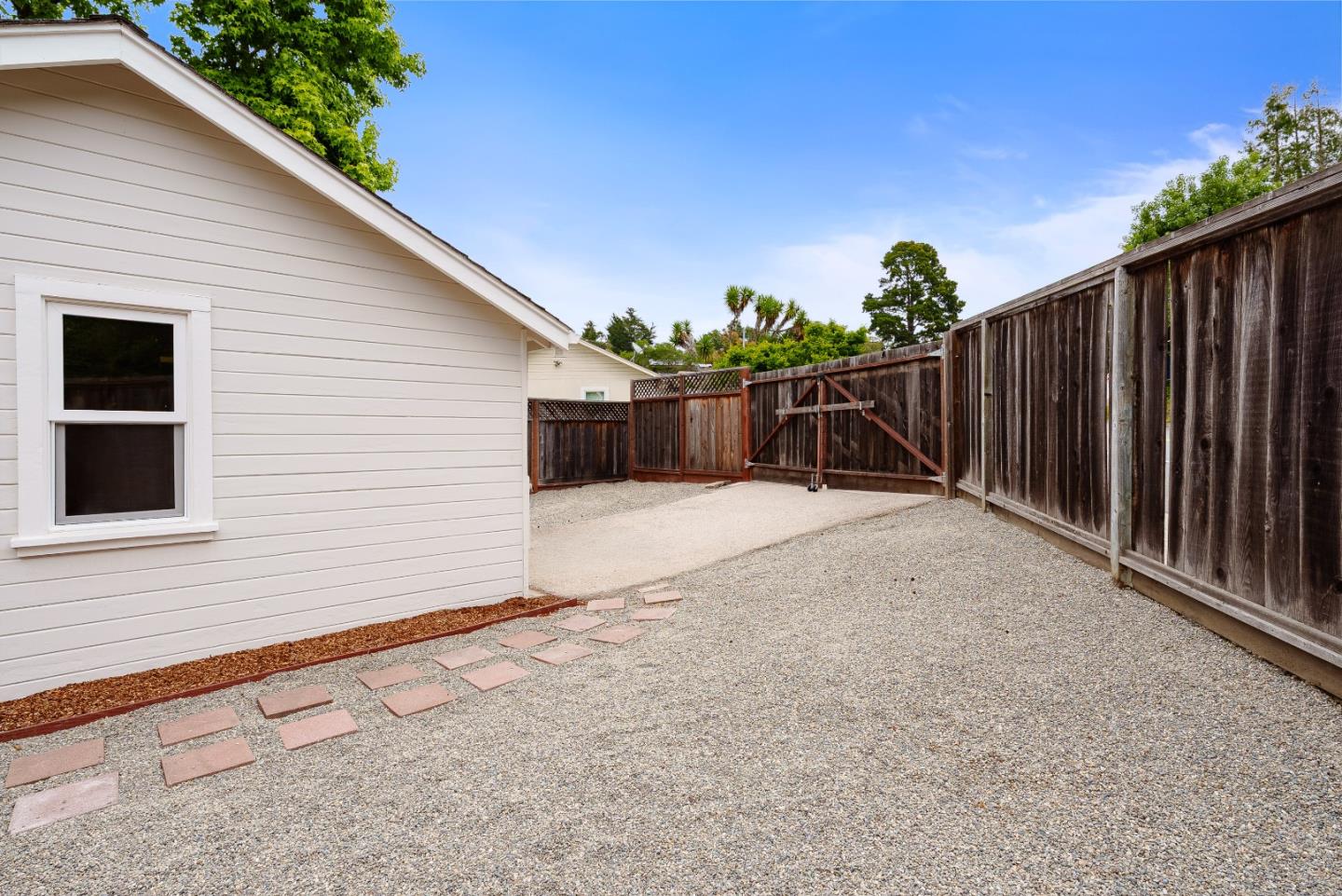 2808 Center Street