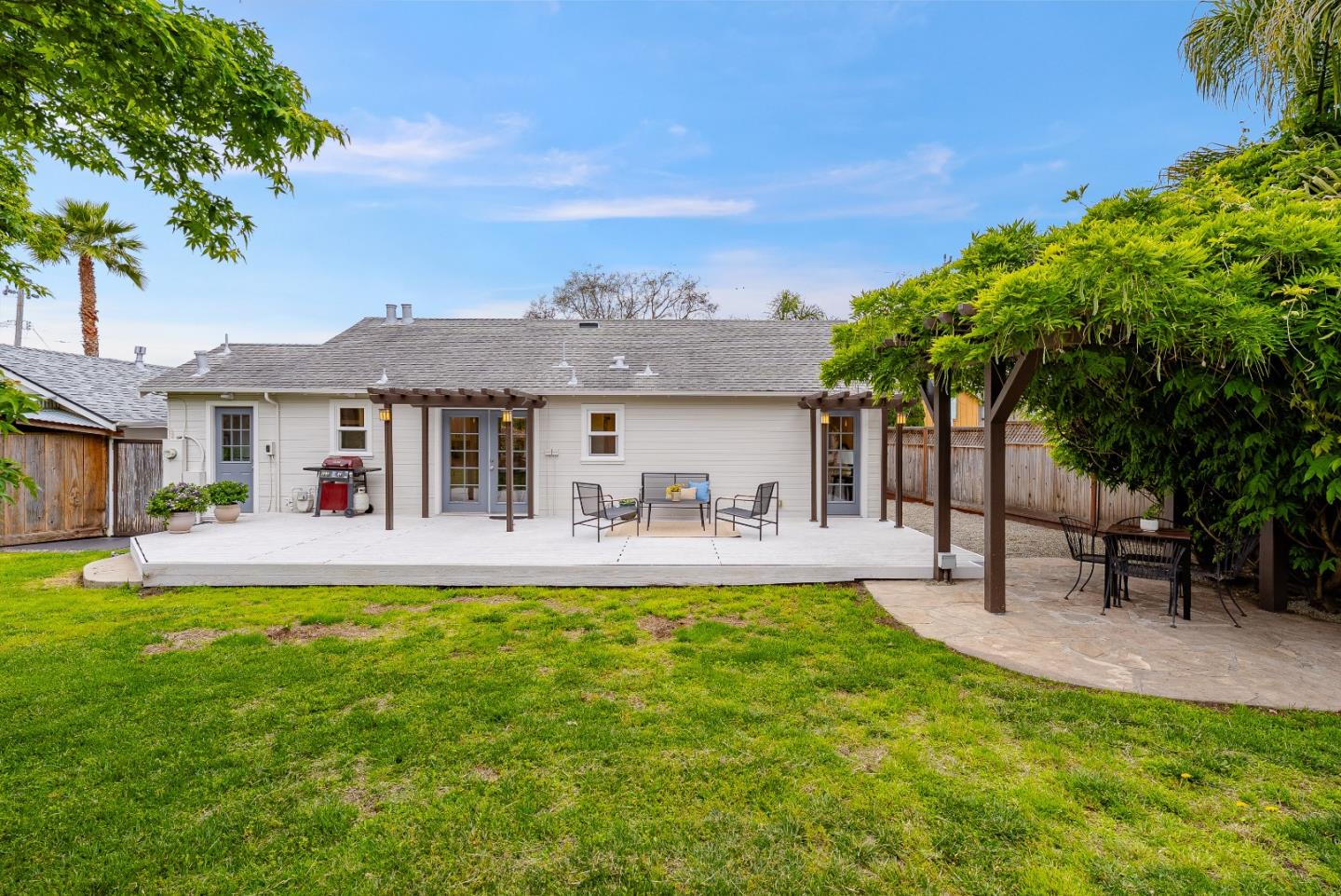 2808 Center Street