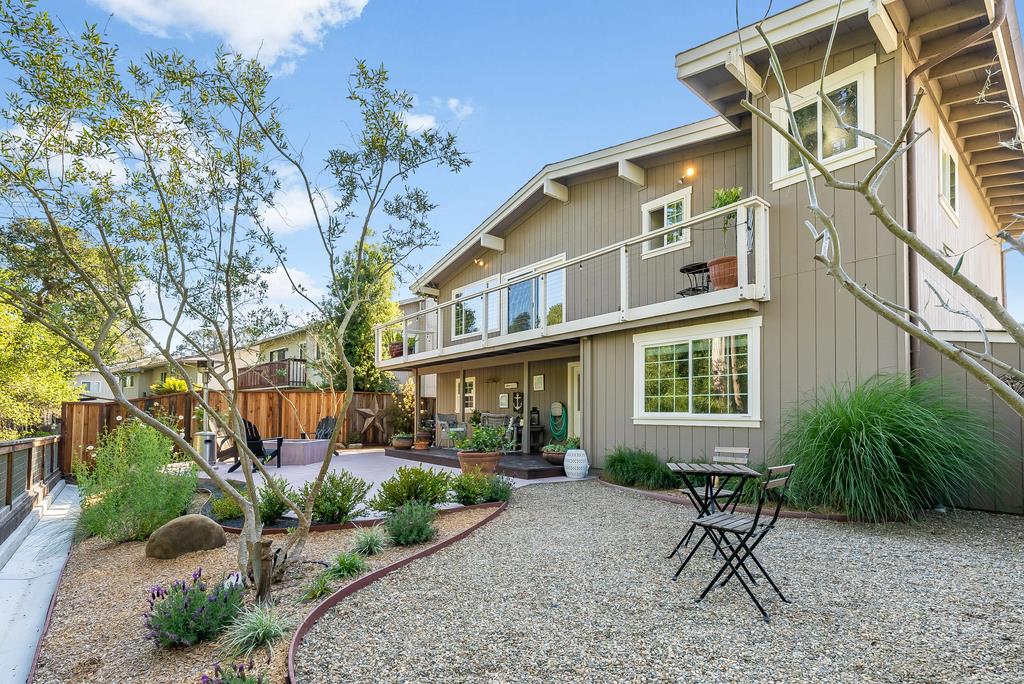 3210 Mulberry Drive