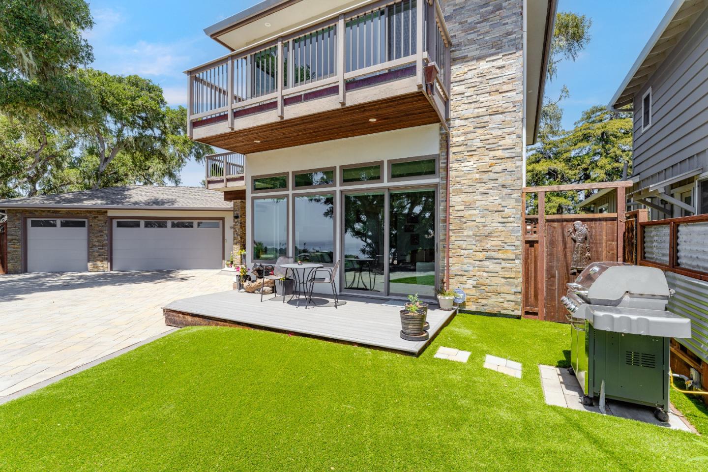 199 Shoreview Drive