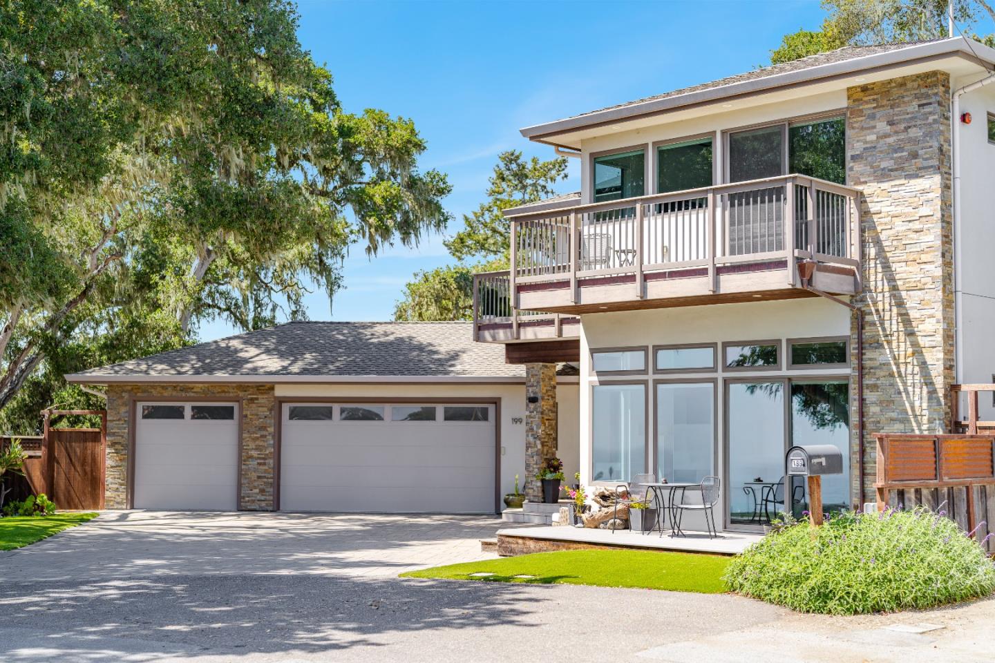 199 Shoreview Drive