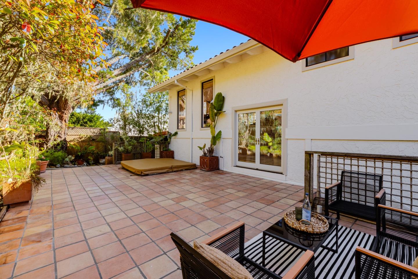 1931 Dolphin Drive