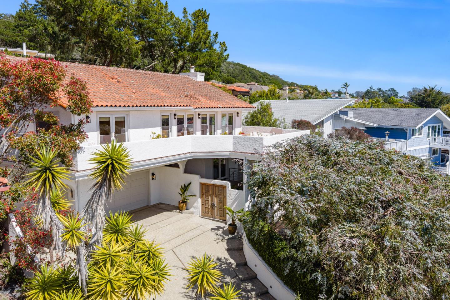 1931 Dolphin Drive