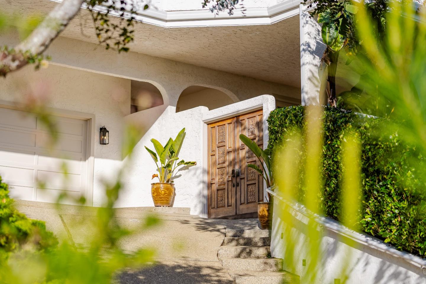 1931 Dolphin Drive