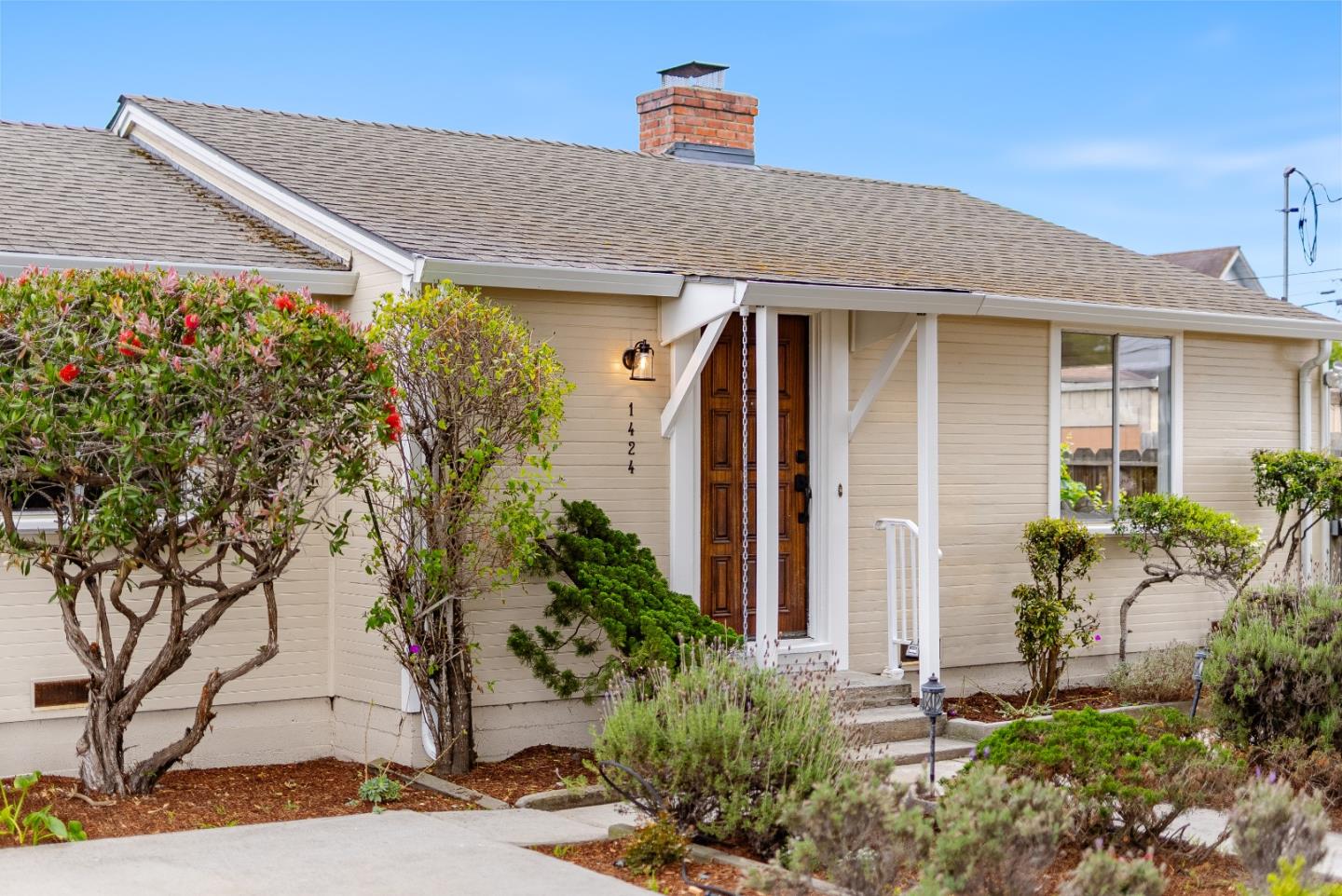 1424 Contra Costa Street