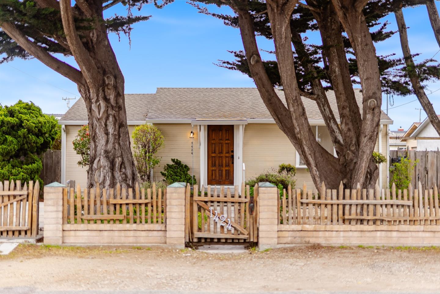 1424 Contra Costa Street
