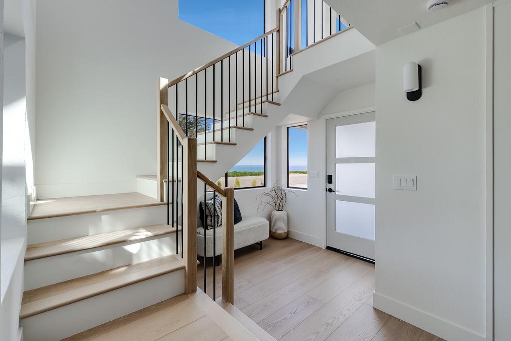 1212 West Cliff Drive