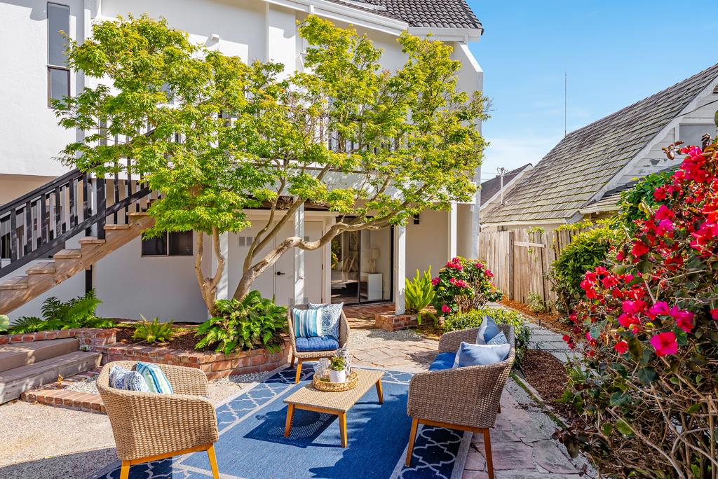 1212 West Cliff Drive