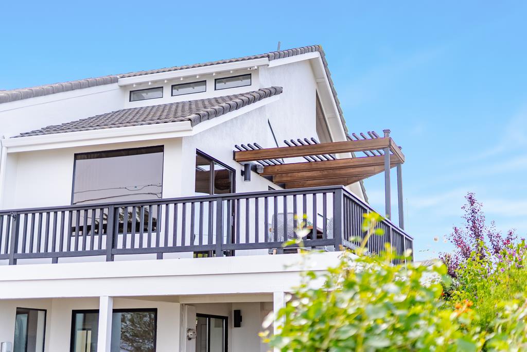 1212 West Cliff Drive