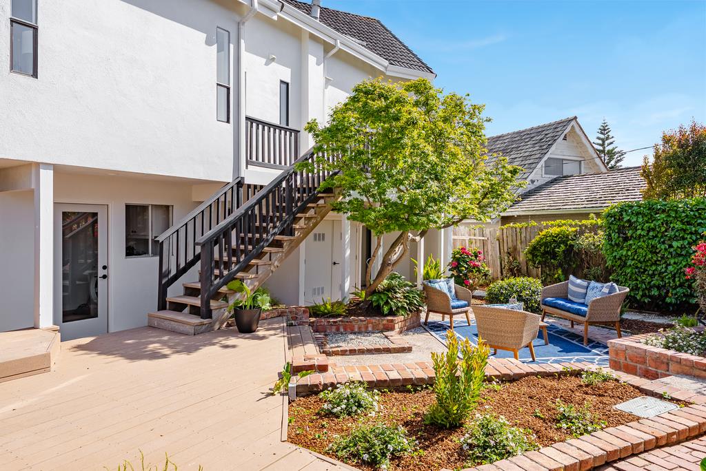 1212 West Cliff Drive