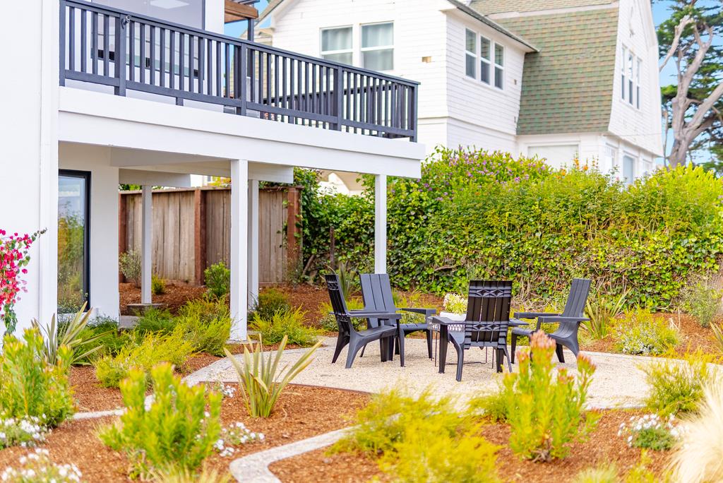 1212 West Cliff Drive