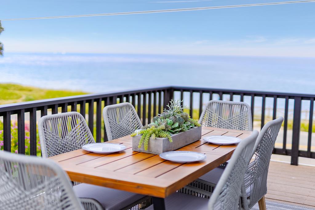 1212 West Cliff Drive