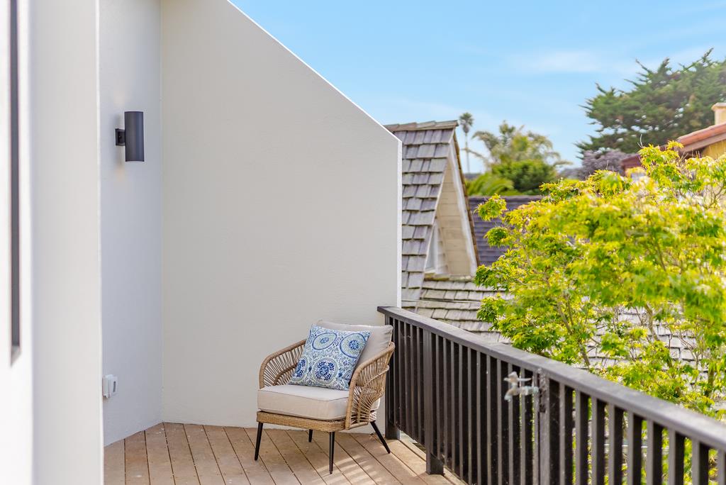 1212 West Cliff Drive