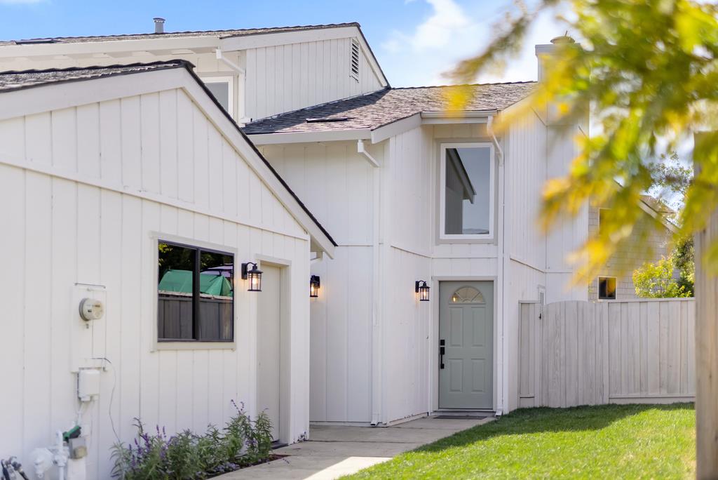 1727 Foster Court