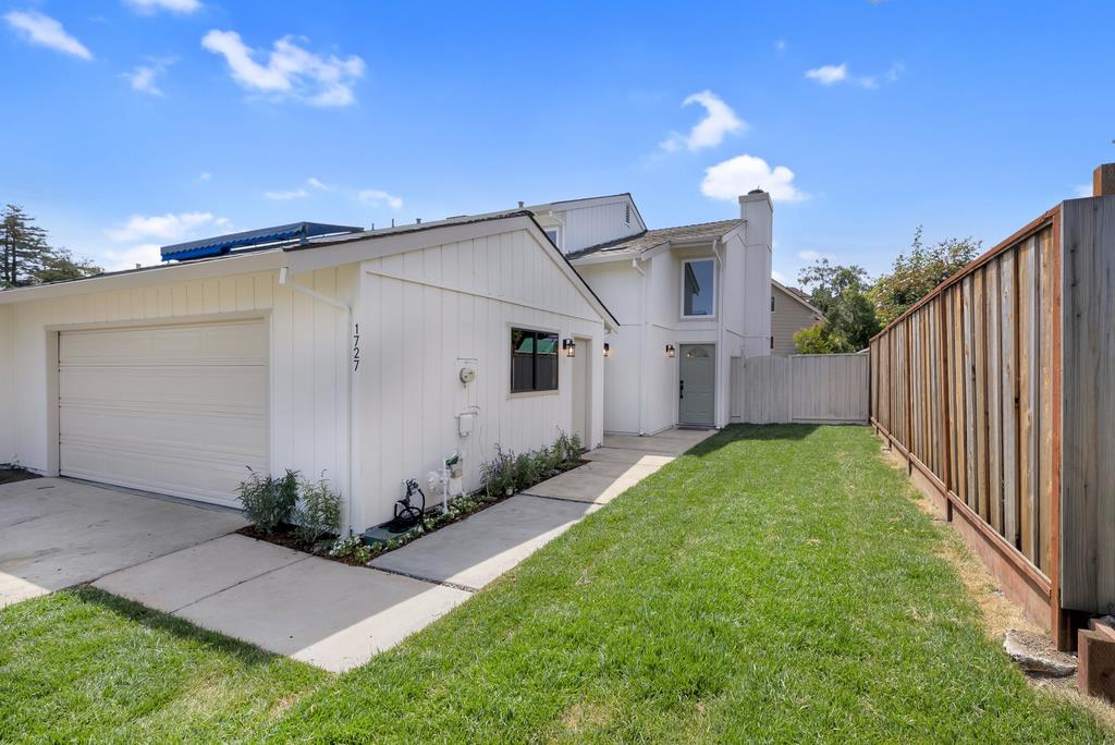 1727 Foster Court