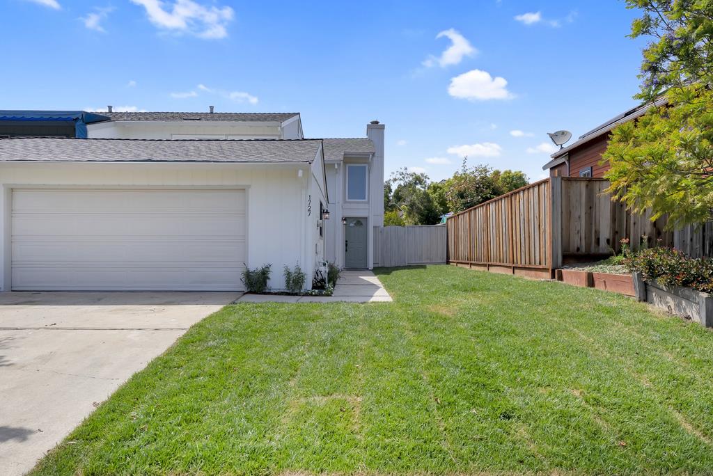 1727 Foster Court