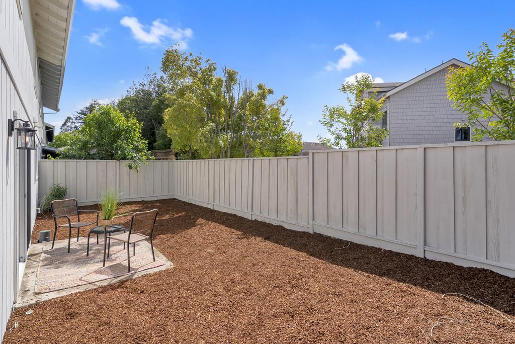 1727 Foster Court